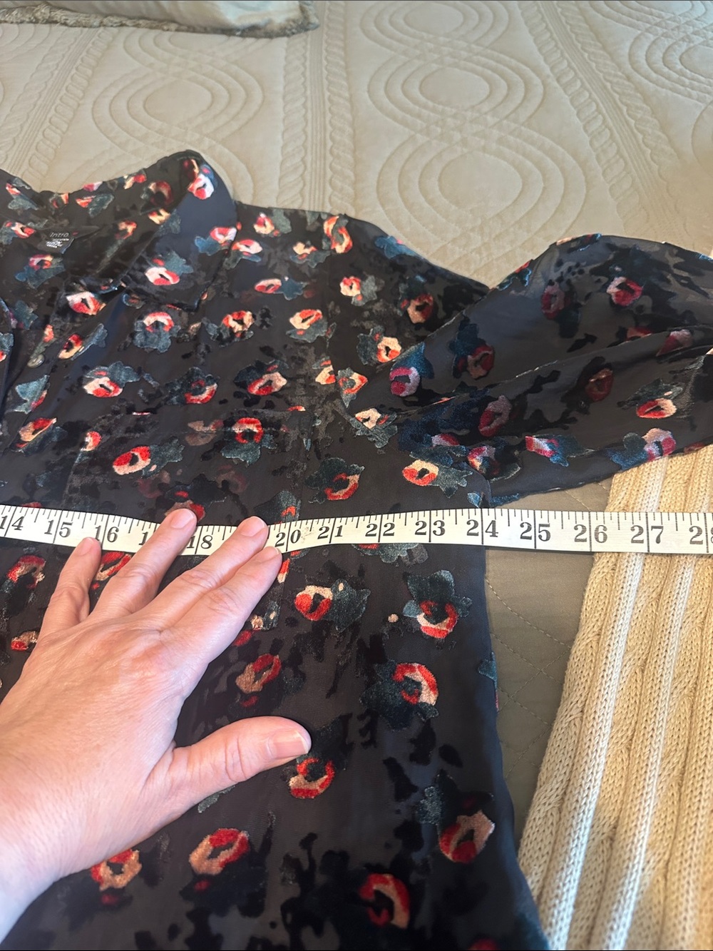Intro woman 2x  2 piece Black Sheer Floral Button-Up Tunic - Picture 8 of 13